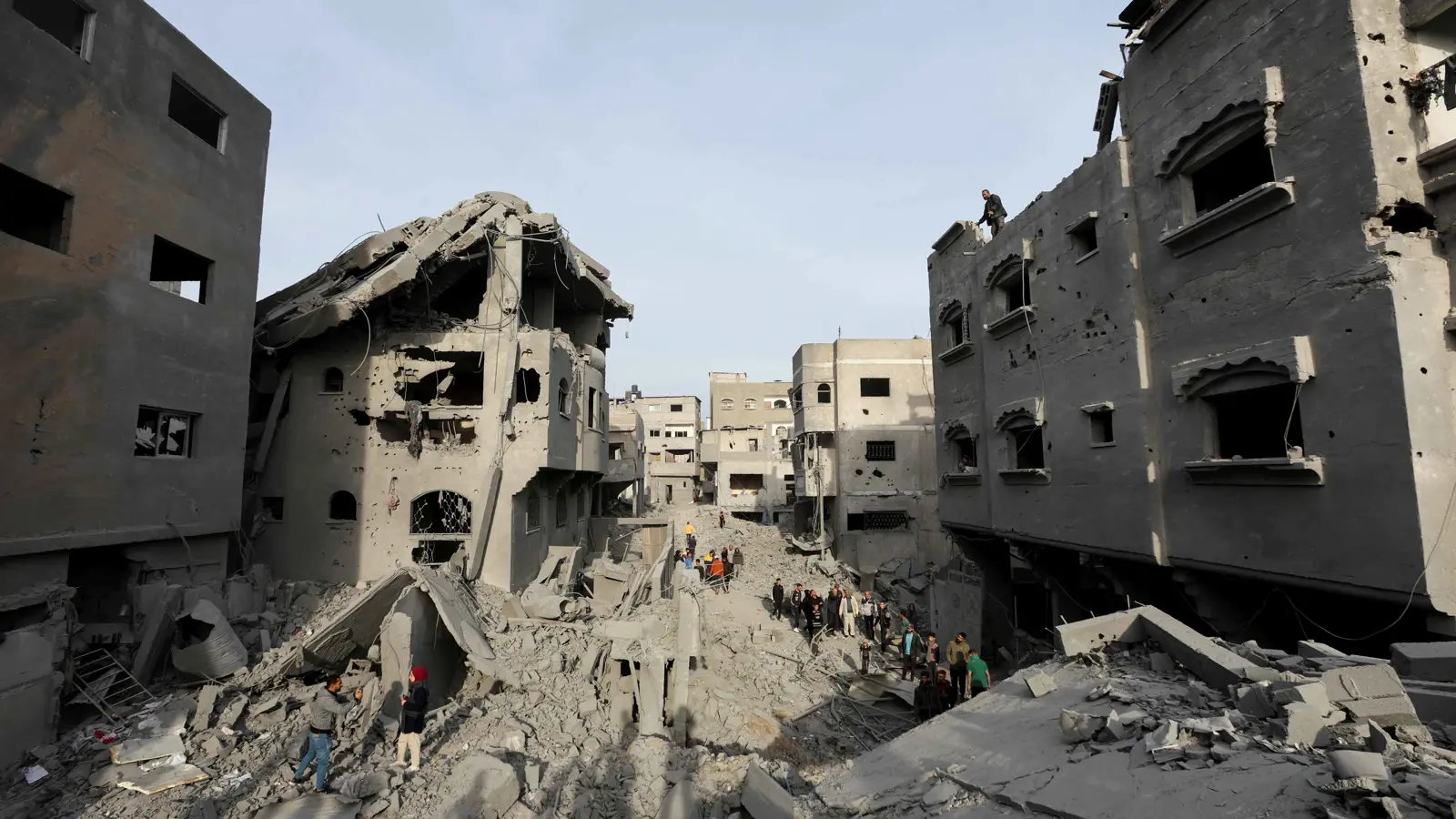 27 قتيلا إثر ضربات إسرائيلية في غزة