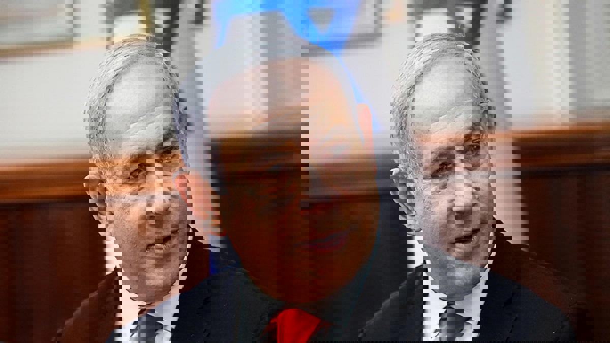 نتنياهو يفكر بسحب طلب الحصول على الحصانة البرلمانية من المحاكمة