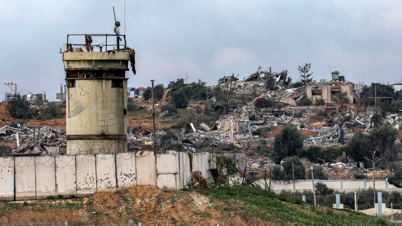 على طريقة "لعبة الحبار".. رشاشات إسرائيلية حرارية لقنص الغزيين