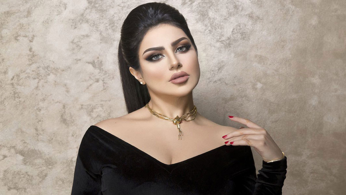 حليمة بولند بـ "روب الحمام" في إعلان ترويجي 