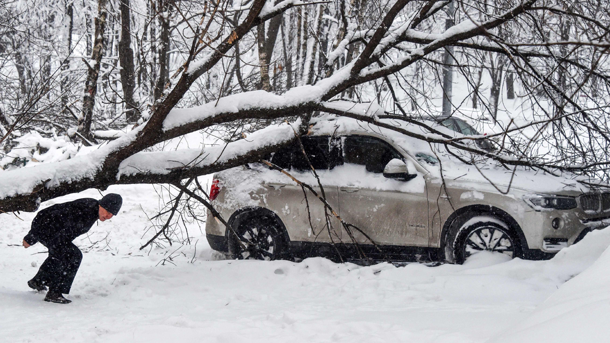 العاصفة غلوريا تهب على إسبانيا مصحوبة برياح عاتية وثلوج