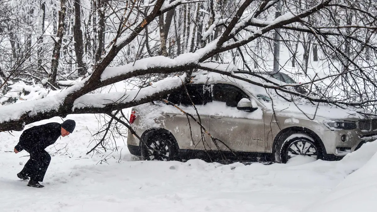 العاصفة غلوريا تهب على إسبانيا مصحوبة برياح عاتية وثلوج
