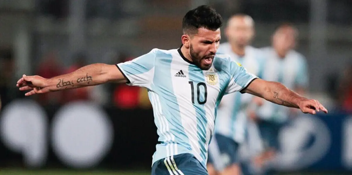 مدرب الأرجنتين يحدد موقف أغويرو من مواجهة باراغواي