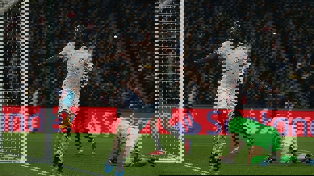 لفتة رائعة من لوكاكو بعد مباراة باريس سان جيرمان ومانشستر يونايتد (صورة)