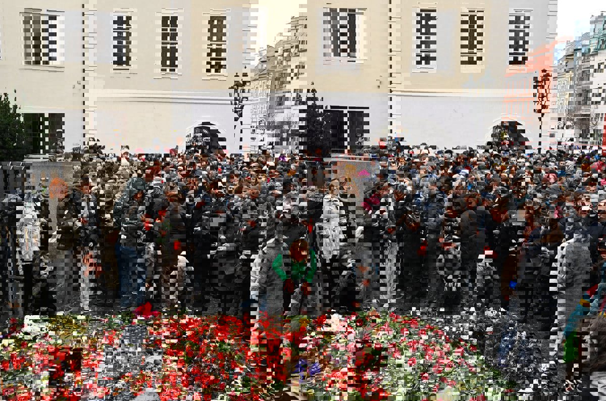 "ترسانة ضخمة".. تفاصيل جديدة لمذبحة "جامعة تشارلز" في براغ