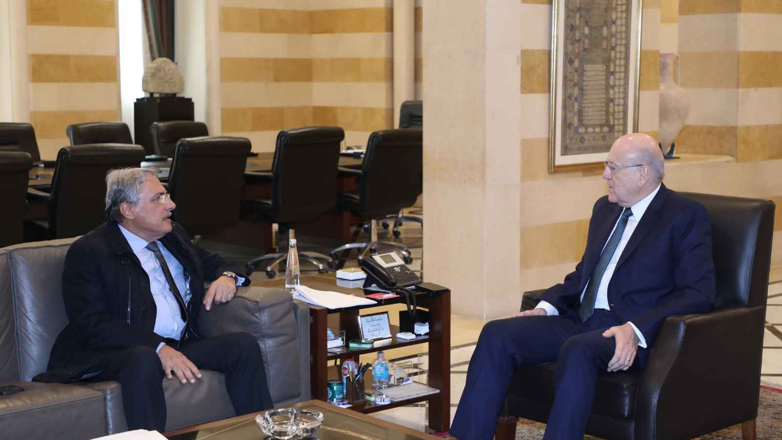 لبنان يعد قائمة بأسماء المفقودين في السجون السورية