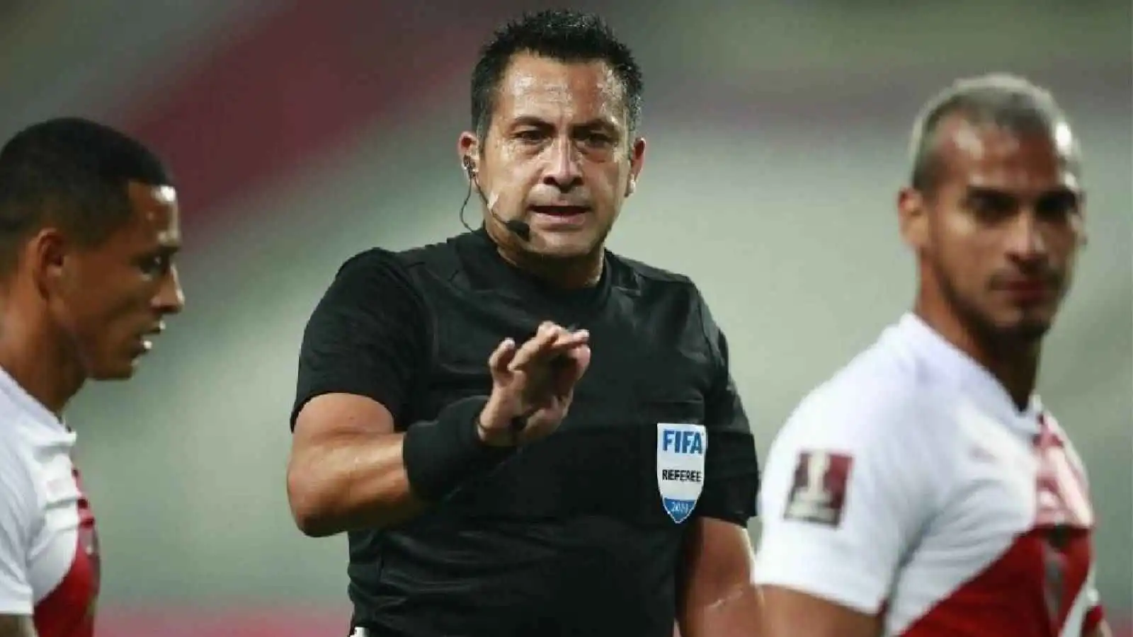 من هو حكم كلاسيكو الهلال والأهلي في الدوري السعودي؟