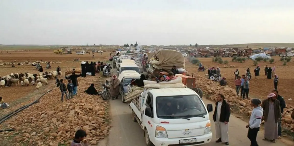 حتى لا يستخدمهم داعش دروعًا بشرية.. سكان الرقة يفرّون قبل هبوب عاصفة الحرب من جديد