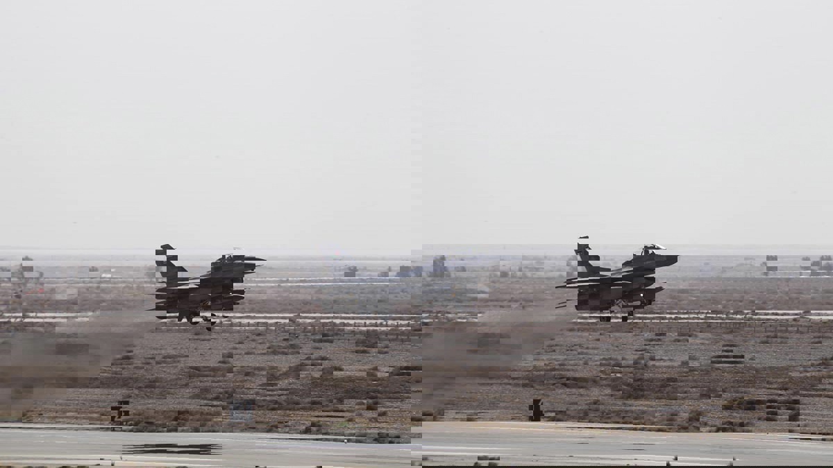 3 قتلى في الغارات الاسرائيلية على مطار عسكري في وسط سوريا