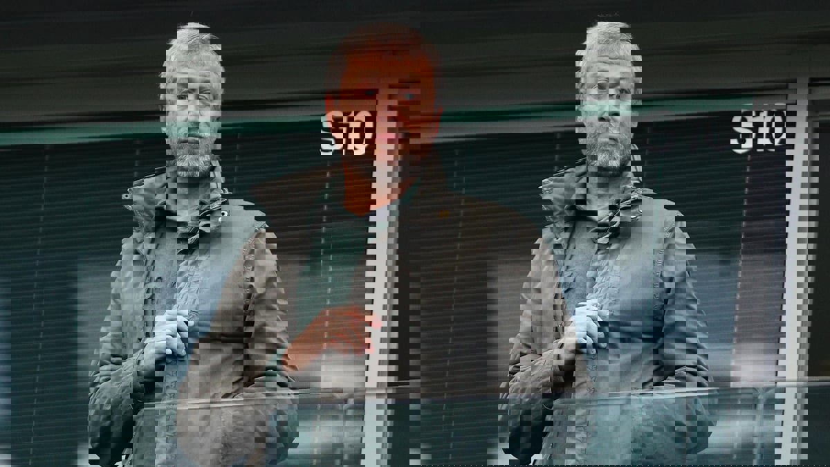 بعد بيع تشيلسي.. أبراموفيتش يحاول شراء فالنسيا الإسباني