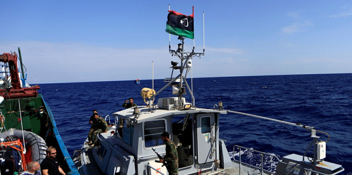 خفر السواحل الليبي ينقذ نحو 250 مهاجرًا عند محاولتهم الوصول إلى إيطاليا