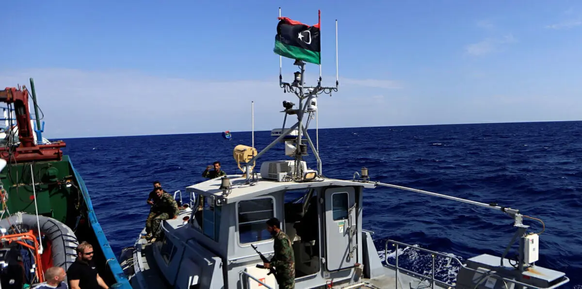 خفر السواحل الليبي ينقذ نحو 250 مهاجرًا عند محاولتهم الوصول إلى إيطاليا