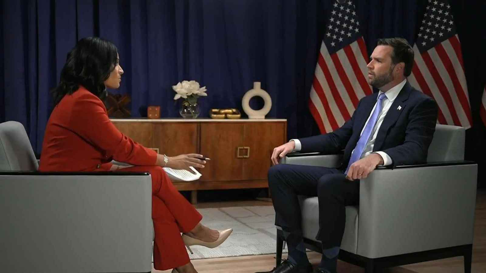 فانس: بوتين ليس عدواً بل خصم ومنافس واضح