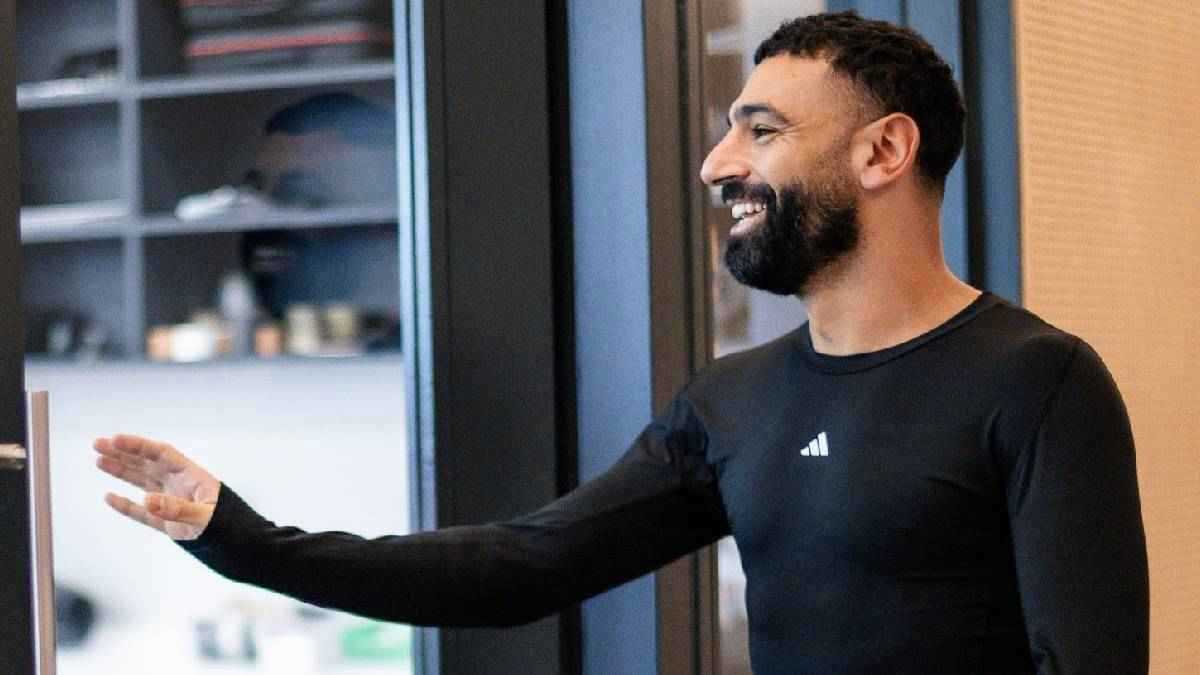 يتناولان معه الطعام والقهوة.. أقرب صديقين لمحمد صلاح في ليفربول 