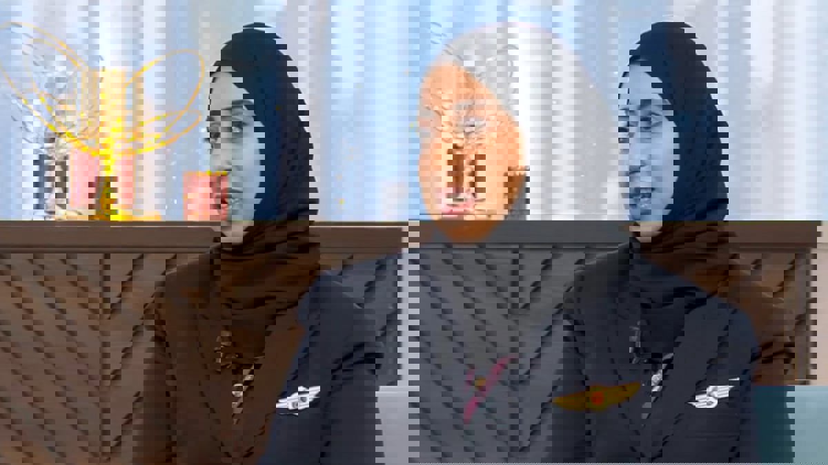 آمنة العبيدلي.. أول كابتن طيار قطرية تهبط بنجاح في سويسرا (فيديو)