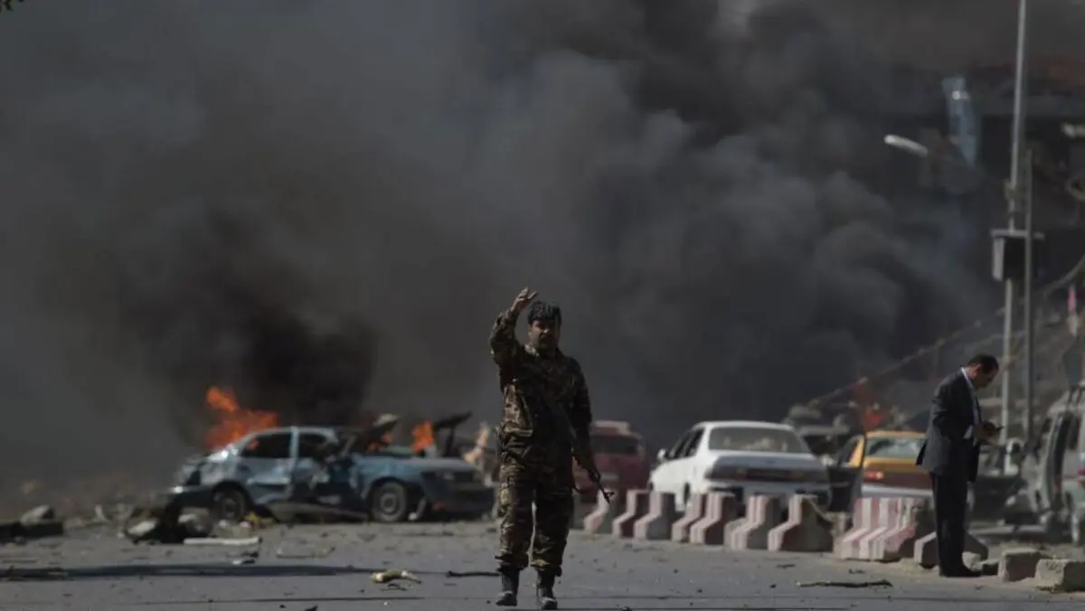 مقتل 3 بينهم ضابط بهجوم انتحاري في إيران (فيديو)