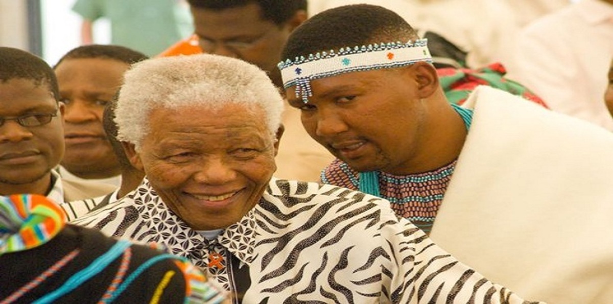 حفيد نيلسون مانديلا المسلم يمنع الخمر في قريته المسيحية