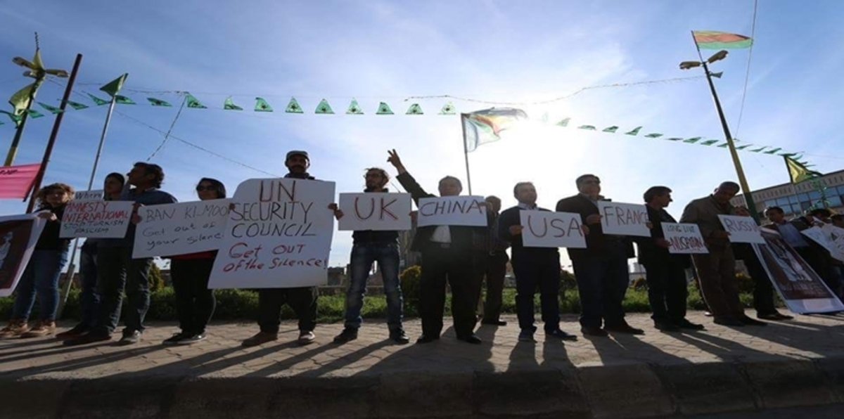 ‫سوريا.. اعتصام لإغاثة المدن الكردية المنكوبة في القامشلي‬‎