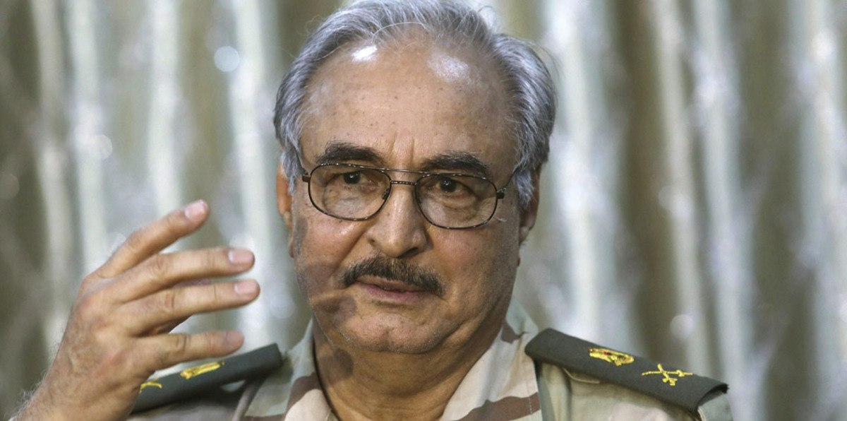 كيف قطع خليفة حفتر الطريق على المتشددين والمهربين في ليبيا؟