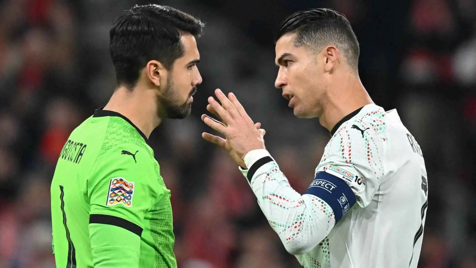 تصرف غريب من كريستيانو رونالدو بعد الخسارة أمام الدنمارك (صورة)