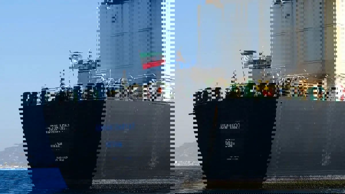 زيادة الخام الروسي المتجه شرقًا تحد من صادرات إيران النفطية للصين