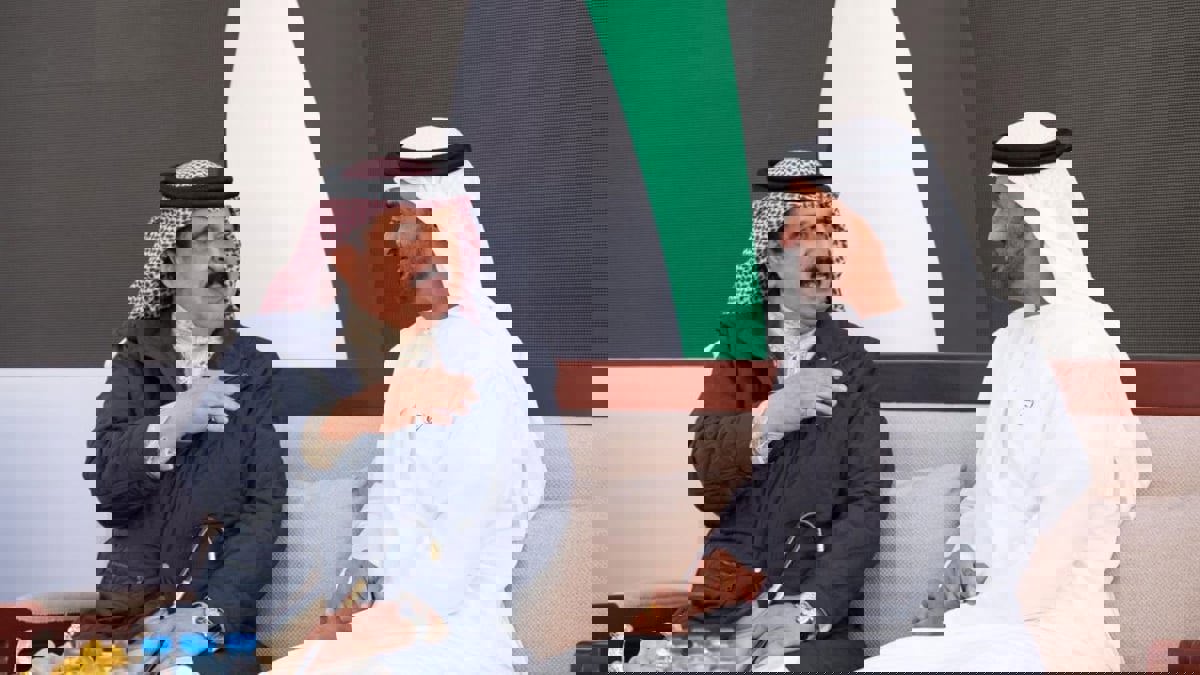 خلال لقائه محمد بن زايد في أبوظبي.. ملك البحرين: نقف مع الإمارات ضد الاعتداءات الحوثية