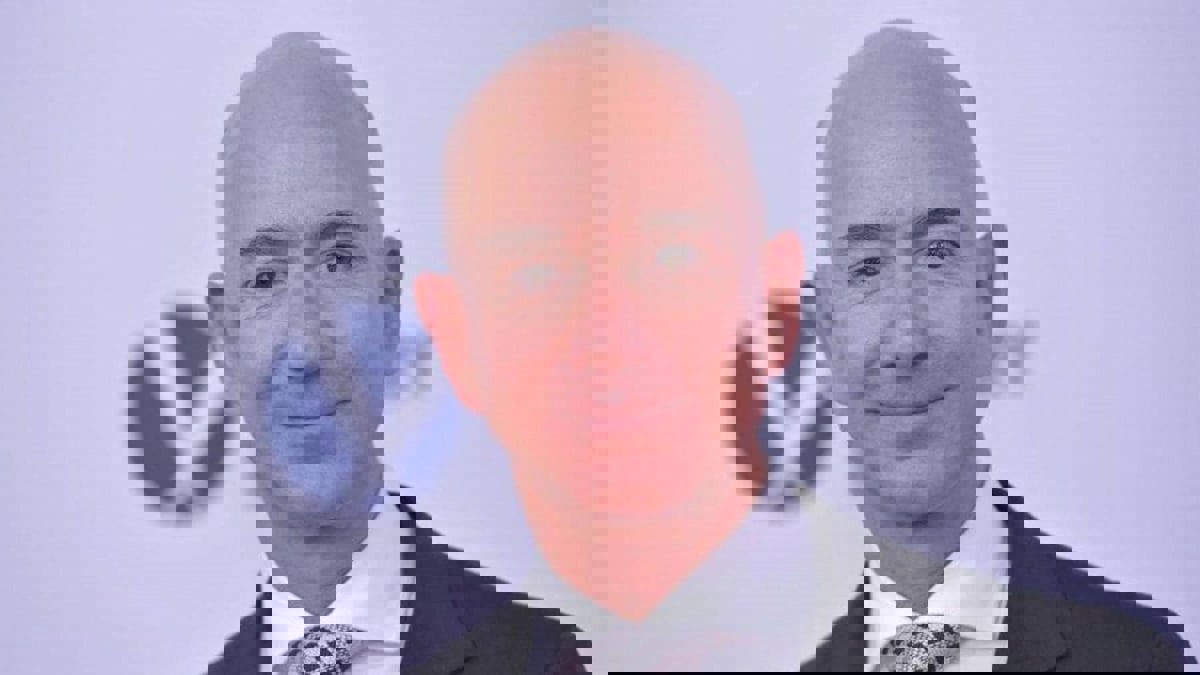 ماذا قال جيف بيزوس بعد أول رحلة ناجحة إلى الفضاء؟