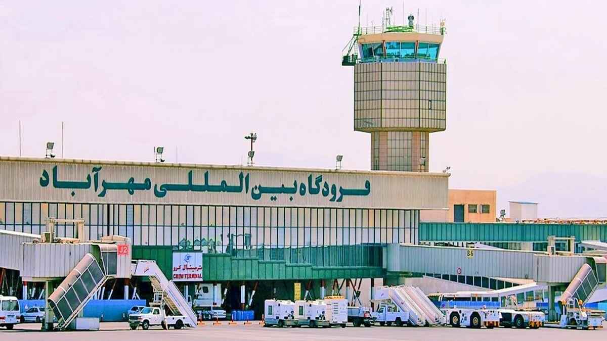 تقارير أولية: انفجارات تهز محيط مطار مهرآباد وسط طهران