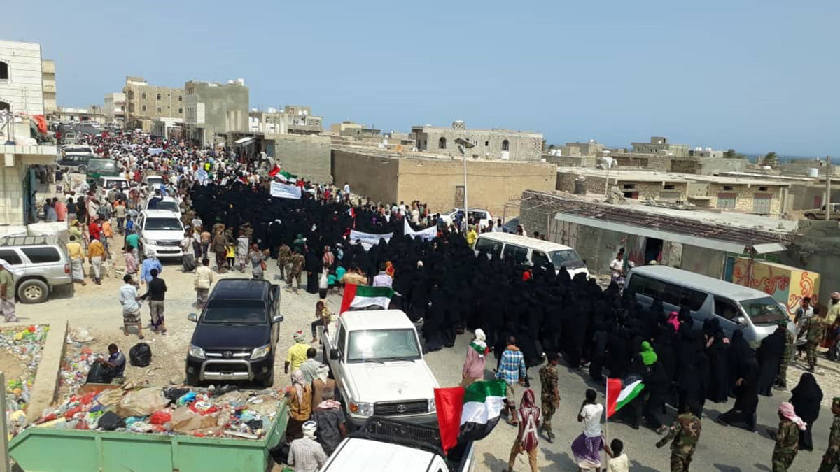 عشية "مليونية الوفاء".. الجنوبيون يخرجون بالآلاف في عدن وسقطرى والمكلّا