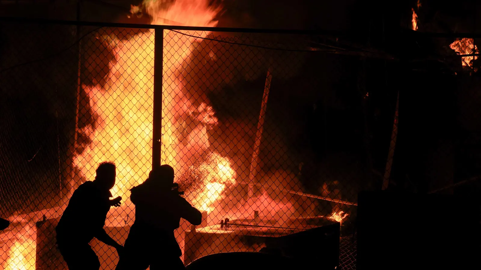 إعلام عبري يكشف عن استهداف "أكبر مصنع" لإنتاج صواريخ حزب الله