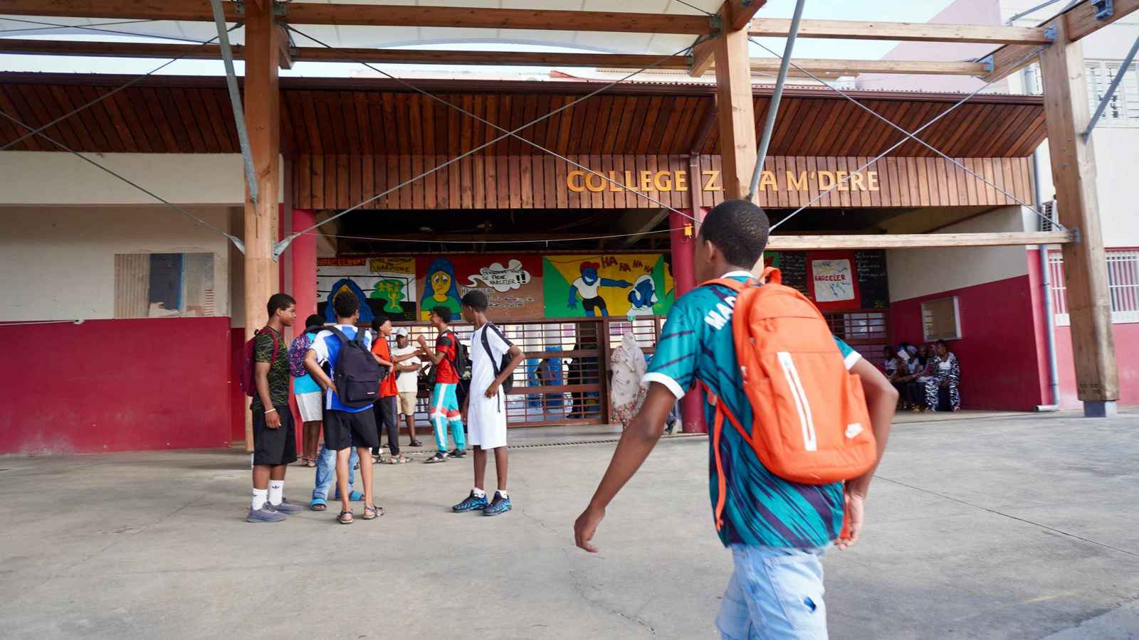 فرنسا.. "خطأ برلماني" يشدد إجراءات تجنيس المواليد في جزيرة مايوت