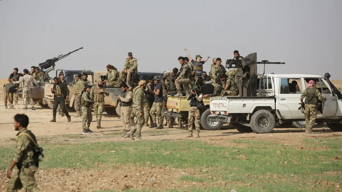 المرصد: تركيا طلبت من فصائل موالية لها التأهب تزامنا مع حشودات الجيش السوري