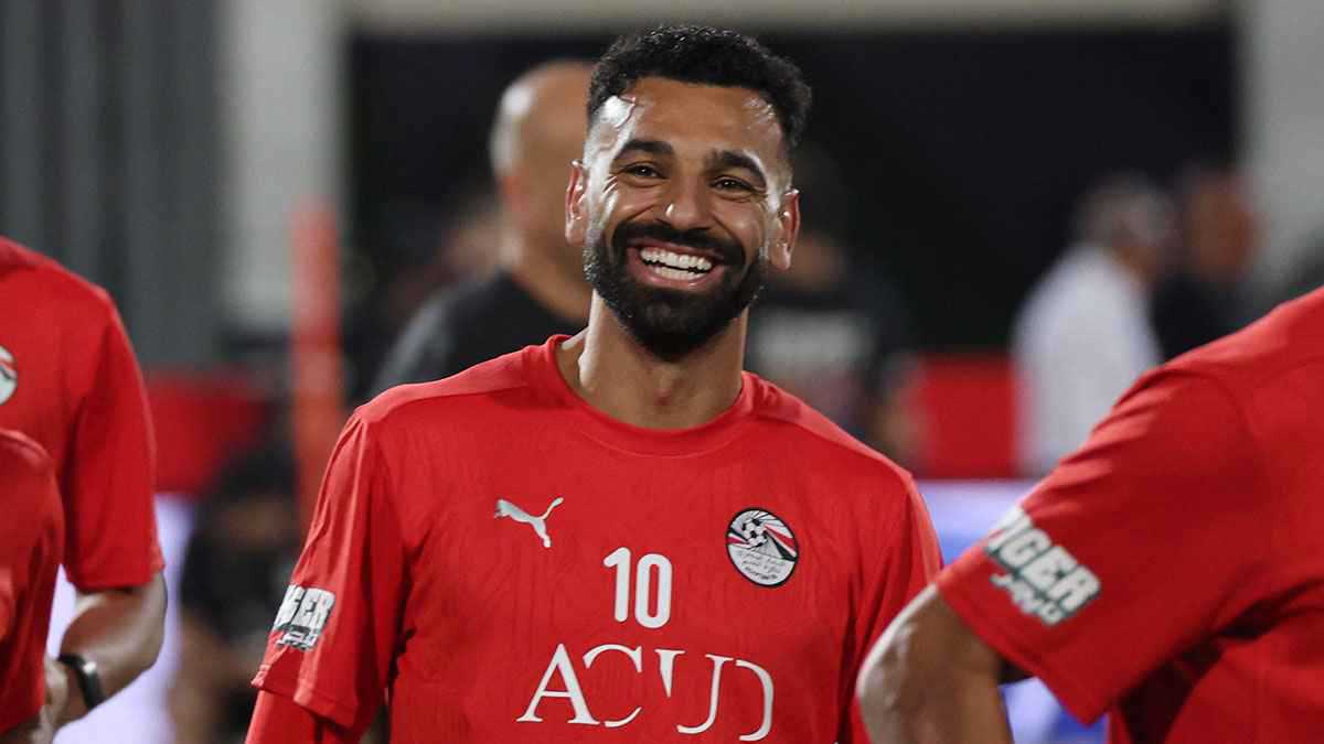 "زهقتني من بنتي يا أخي".. رد صاعق من محمد صلاح على مشجع طلب صورة معه (فيديو)