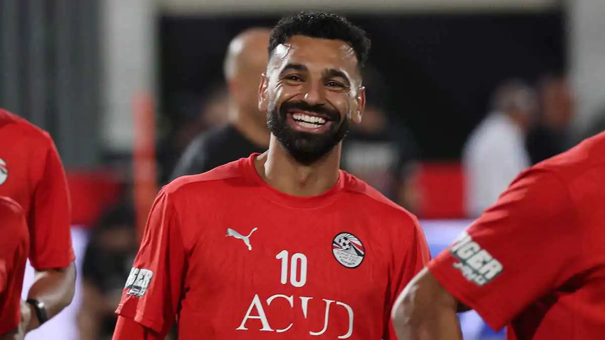 "زهقتني من بنتي يا أخي".. رد صاعق من محمد صلاح على مشجع طلب صورة معه (فيديو)