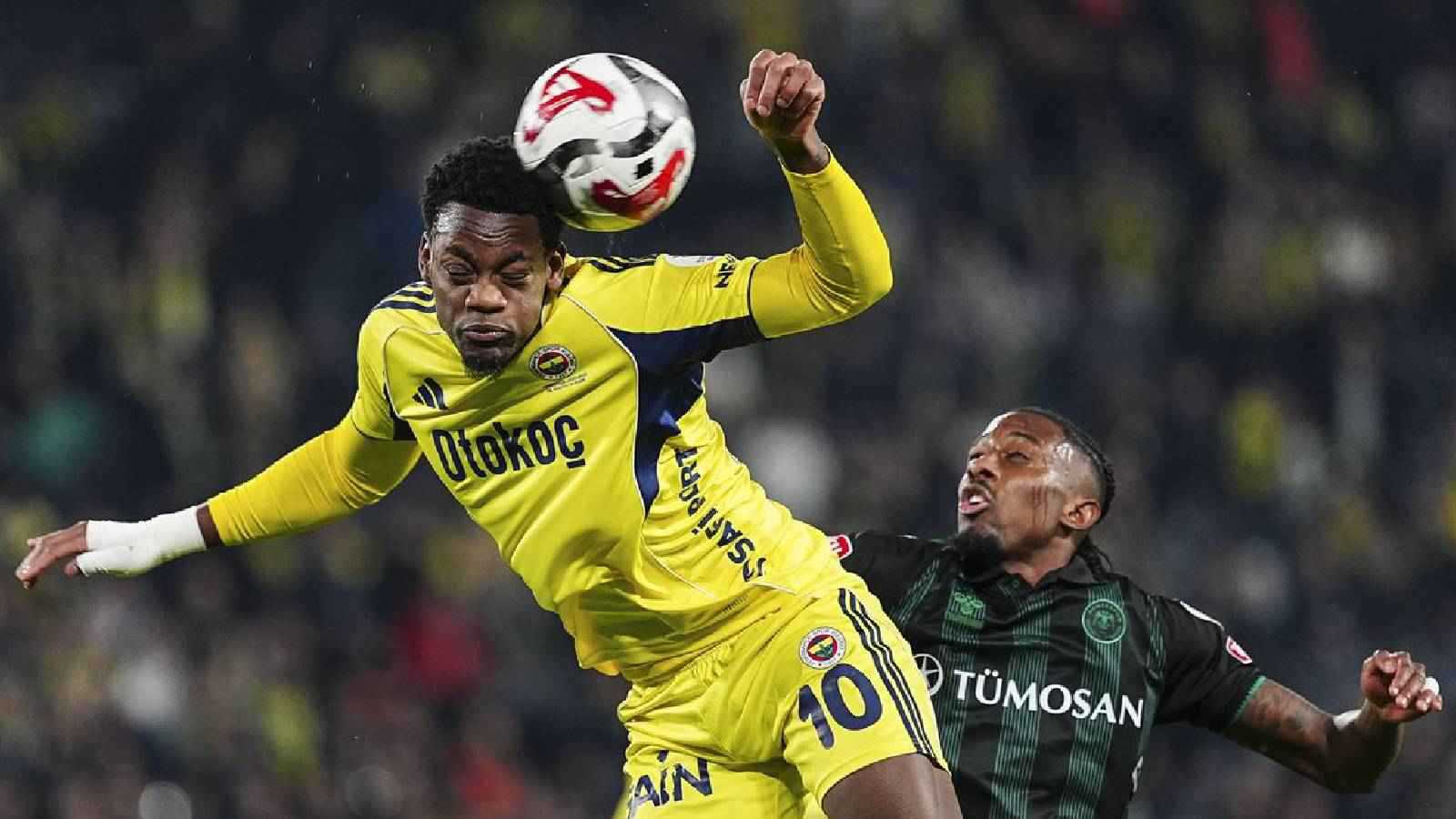 "طريد" النصر السعودي يرفض مصافحة مدربه ويفجر أزمة في فنربخشة (فيديو)