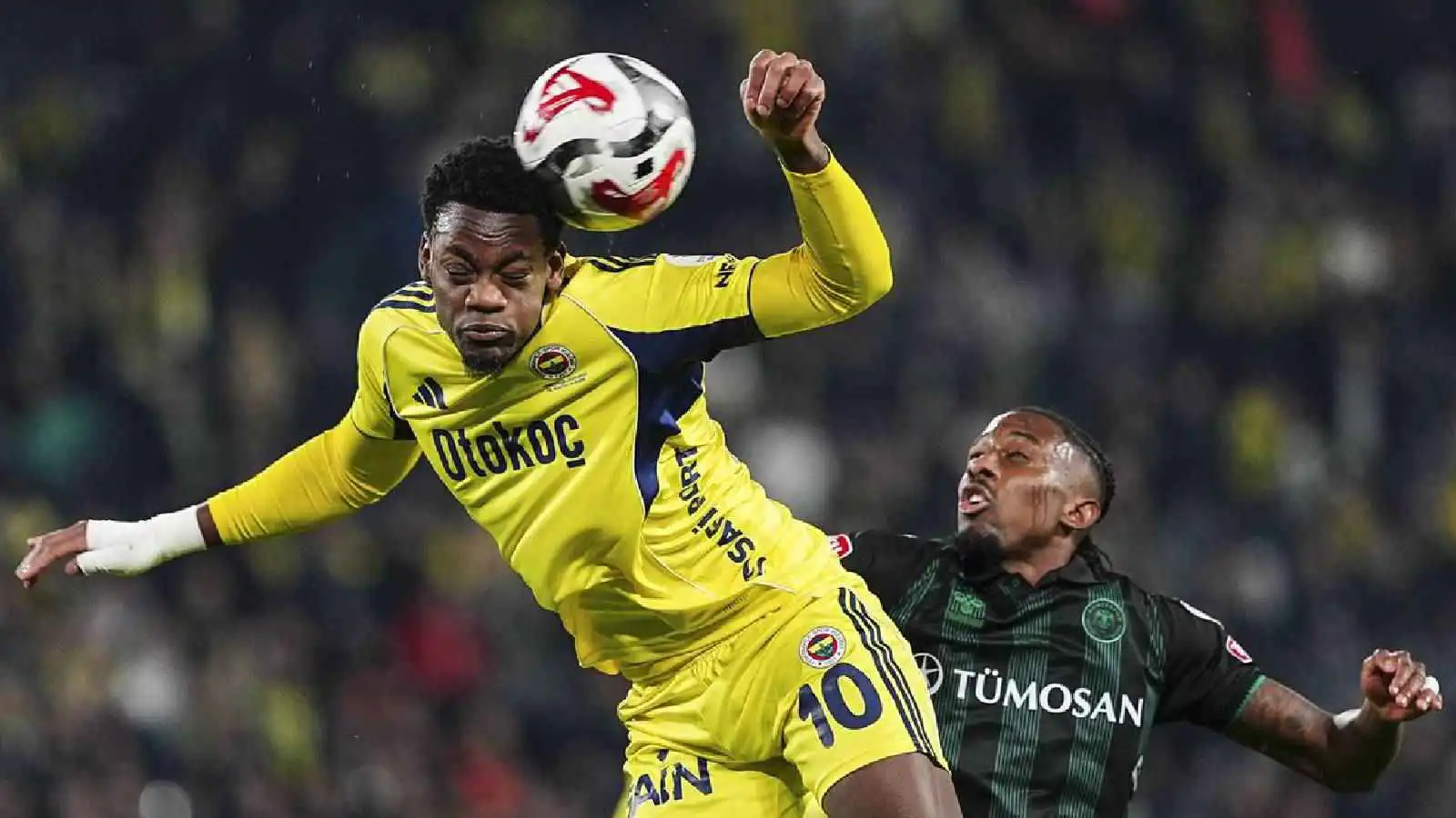 "طريد" النصر السعودي يرفض مصافحة مدربه ويفجر أزمة في فنربخشة (فيديو)