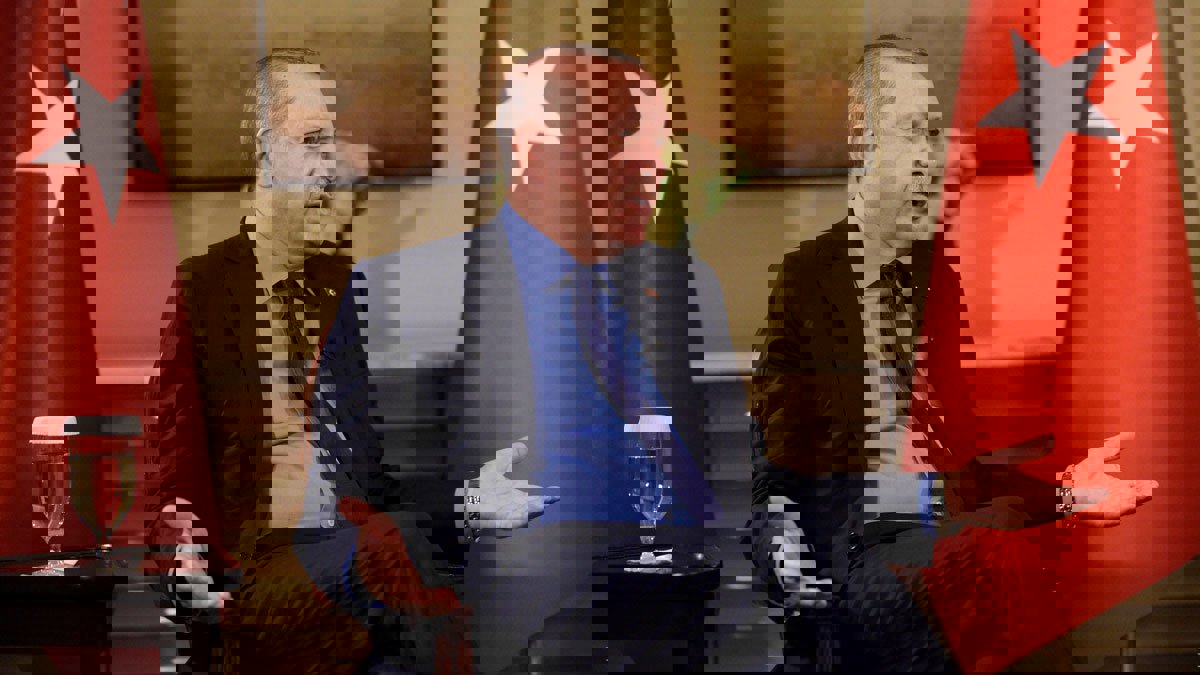 الليرة التركية تنخفض أمام الدولار خلال كلمة لأردوغان عن "مساوئ" الفائدة المرتفعة