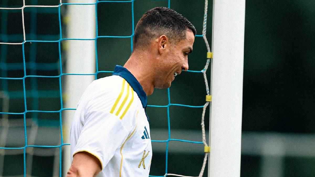 لا يوجد "شعار".. موقف محرج لكريستيانو رونالدو مع "القائد المنافس" (فيديو)