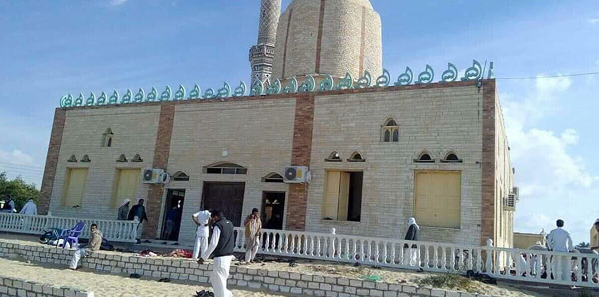 شيخ قبائل سيناء يكشف تفاصيل جديدة عن هجوم مسجد الروضة في سيناء