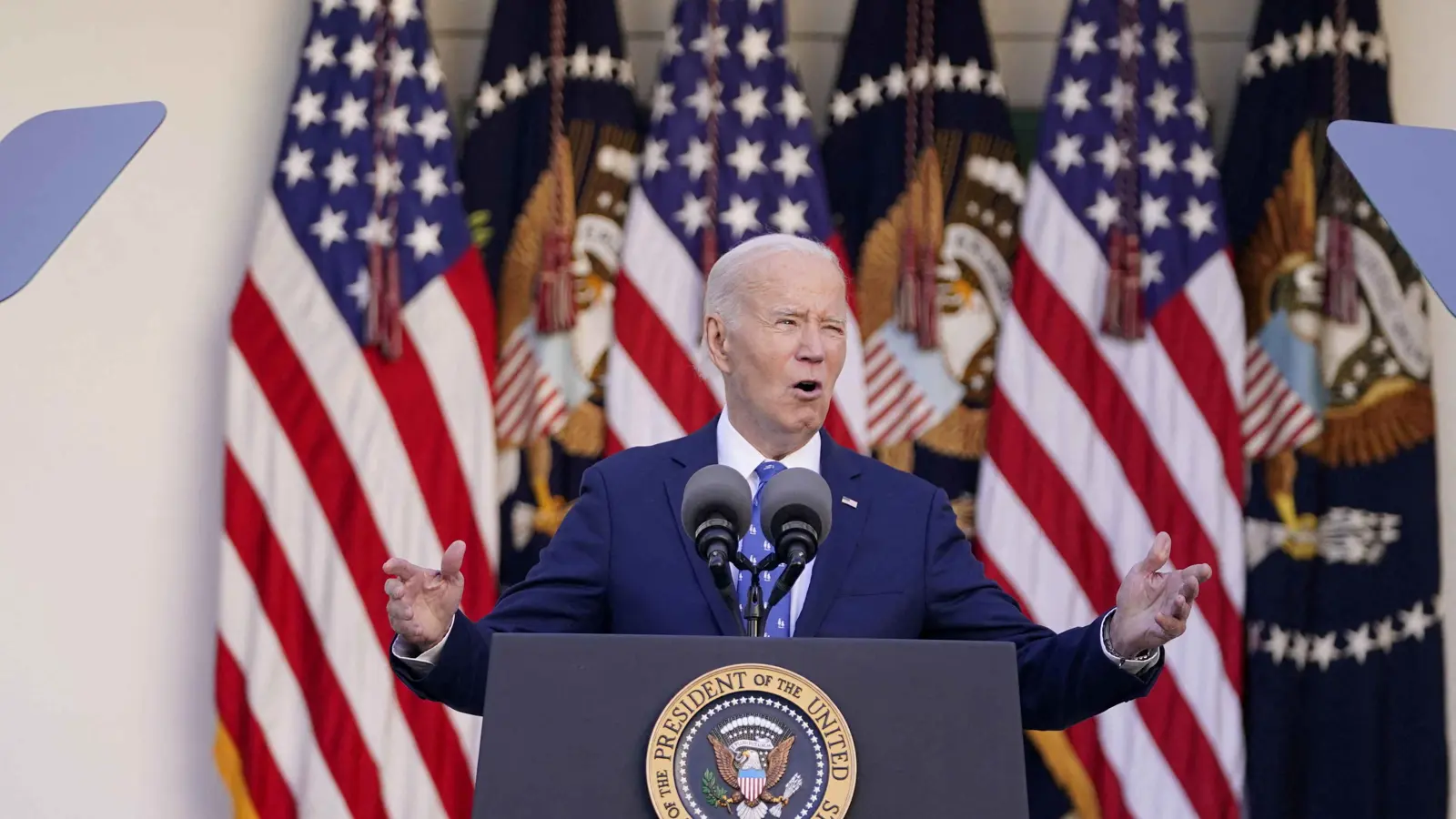 بايدن يعفو عن 39 شخصًا ويخفف أحكام آخرين