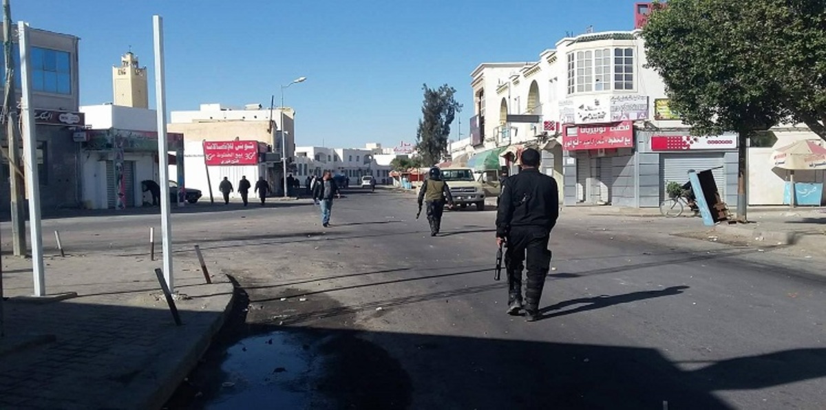تونس.. الاحتجاجات تتجدد في بنقردان بعد فشل الوفد الحكومي بتهدئتها (صور)