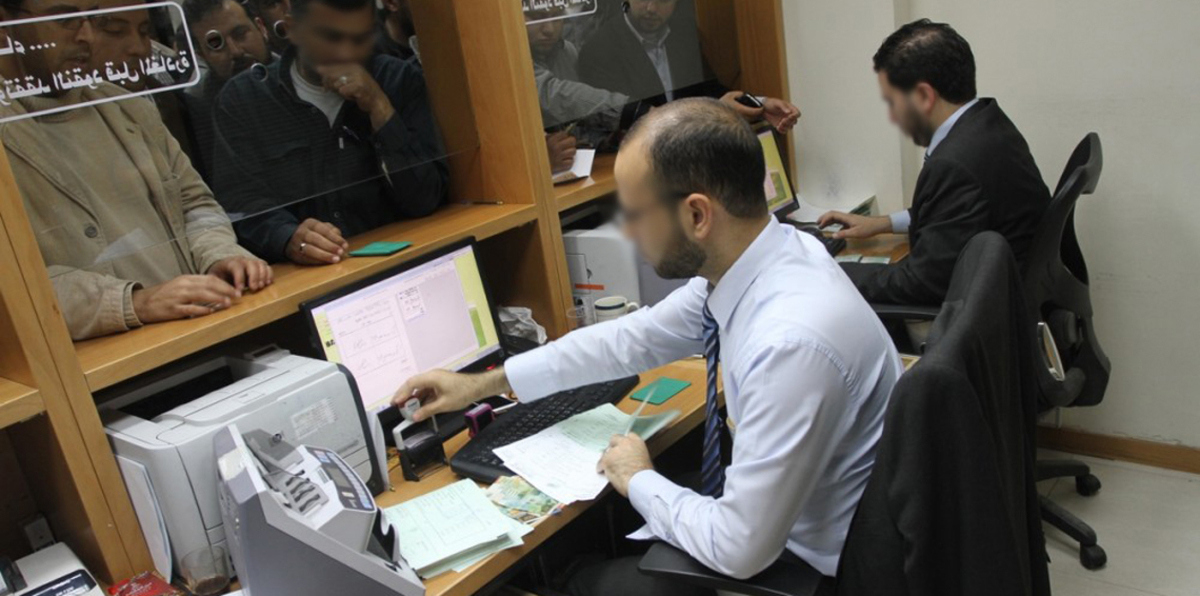 المستندات والمعاملات الرسمية.. من أدراج الحكومة المصرية إلى الأرصفة والمطاعم