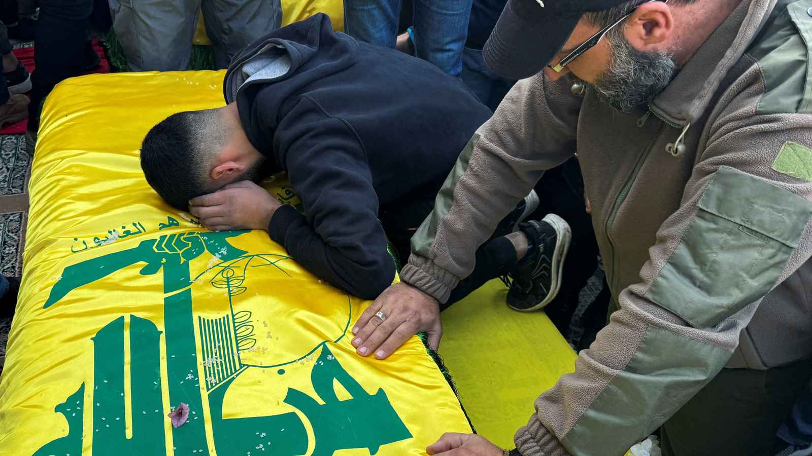 بطريقها إلى "حزب الله".. ضبط أموال ضخمة في مطار بيروت