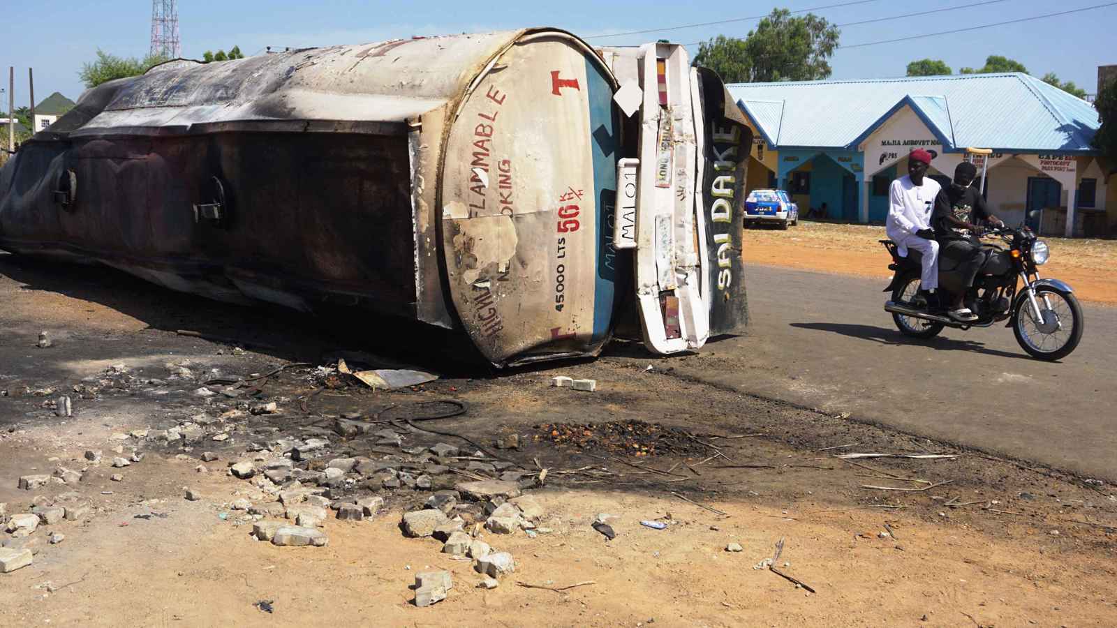 "كارثة".. ارتفاع ضحايا انفجار صهريج إلى 181 نيجيرياً