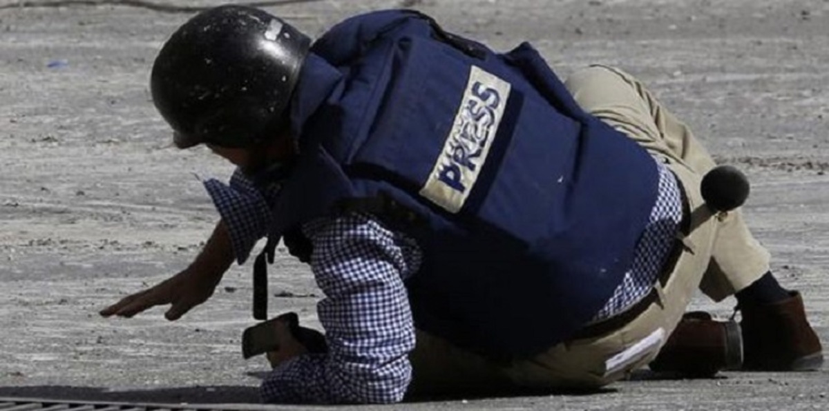 العراق.. مقتل مصور تلفزيوني وإصابة اثنين جنوب الموصل (صورة)