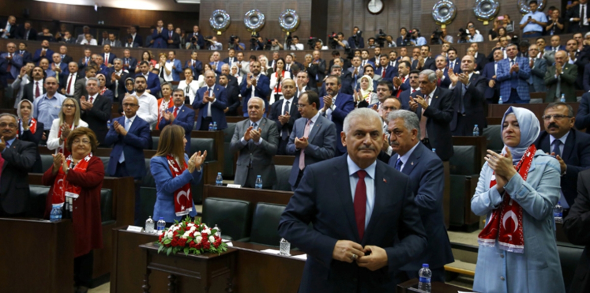 البرلمان التركي يوافق على خطة أردوغان بفرض حالة الطوارئ