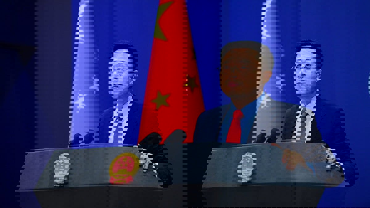 الصين: منظمة الصحة العالمية لم تجد أي دليل على أن فيروس كورونا أنتج معمليا