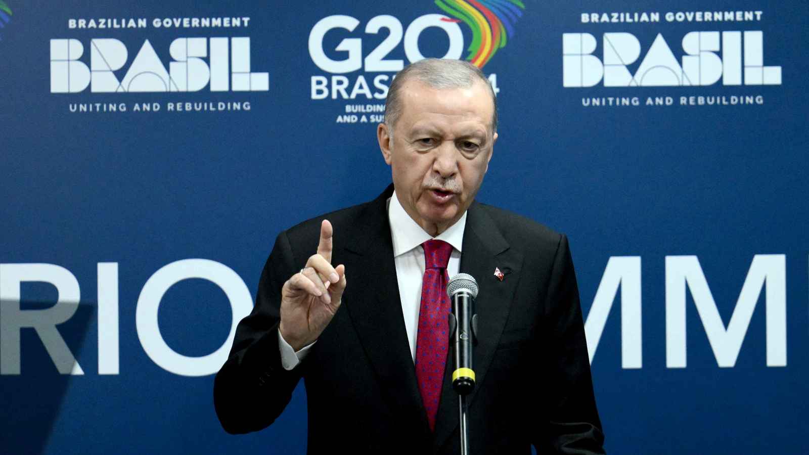 أردوغان متمسك بشن عمليات عسكرية "دقيقة" في سوريا