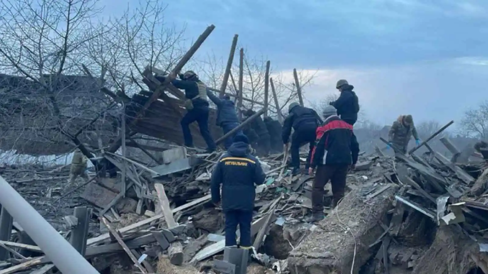 زعماء أوروبيون: خطة السلام الأمريكية لأوكرانيا تحتاج مزيدا من العمل