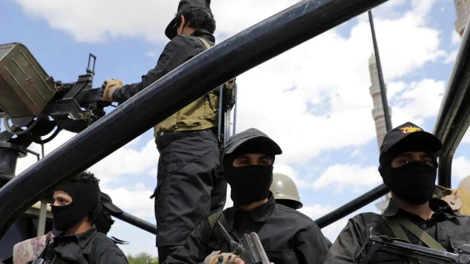 بعد سنوات من الحرب.. الأحزاب التاريخية في اليمن تتلاشى أمام صعود القوى المسلحة